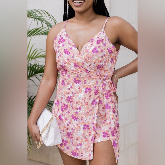NWOT Pink Floral Romper - Picture 5 of 5